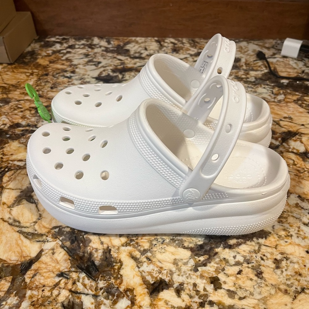 Crocs white size J6 (Junior) nwt